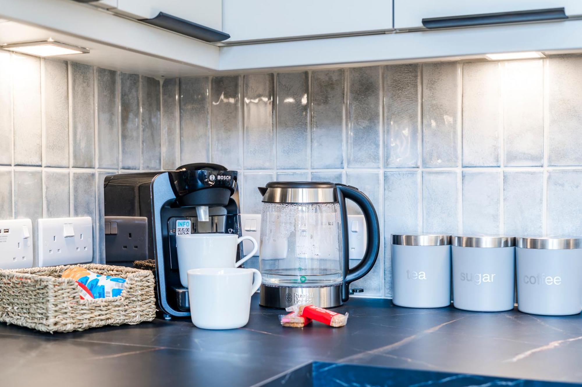 Cozy 2 Bedroom Apartment In Sutton サットン エクステリア 写真
