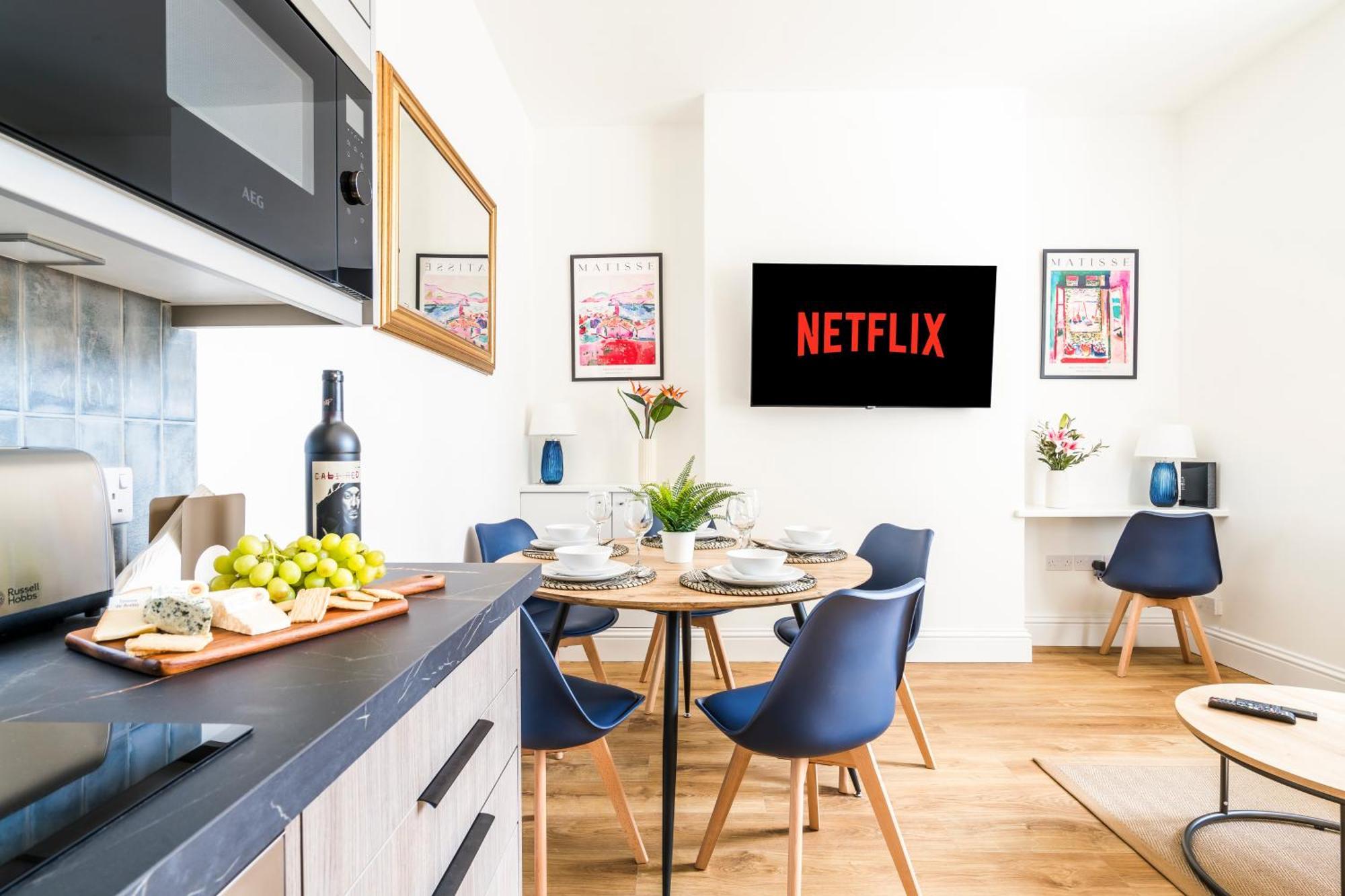 Cozy 2 Bedroom Apartment In Sutton サットン エクステリア 写真